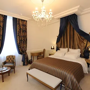 3* Hotel Victor Hugo